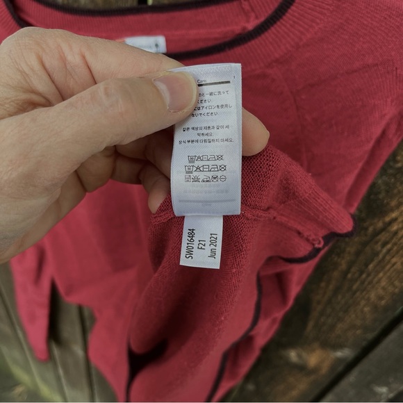 Smartwool Wm’s Edgewood Crew Pomegranate Heather Textured Floral Sleeve Sweater - Picture 7 of 13